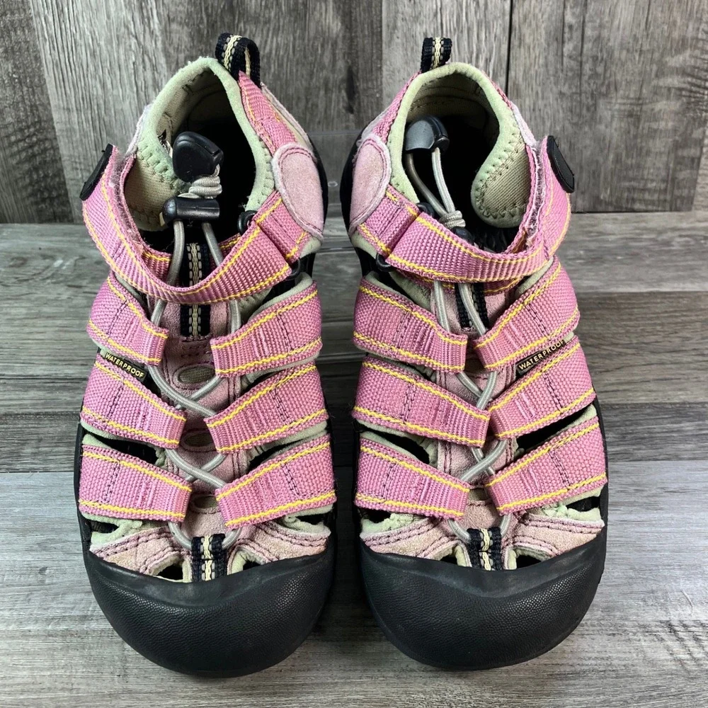 Keen Newport H2 Kids Pink Waterproof Sport Sandals Size 1 US 33 EU 9212-CRCS